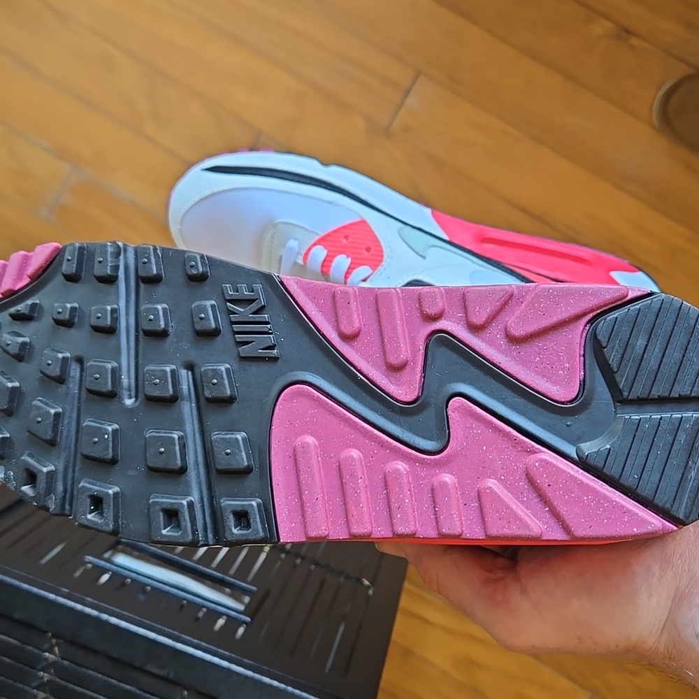 NWT Men's"Nike Air Max 90" in white/Silver/Pink/Black. Size 12 Left - Picture 2 of 5